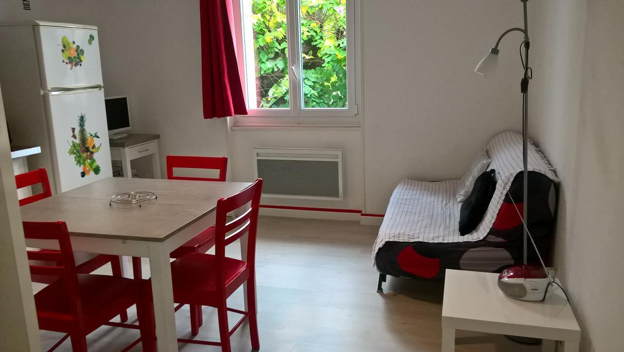 Locations Rives De Seugne - De Gaulle Apartment โจนแซค ภายนอก รูปภาพ